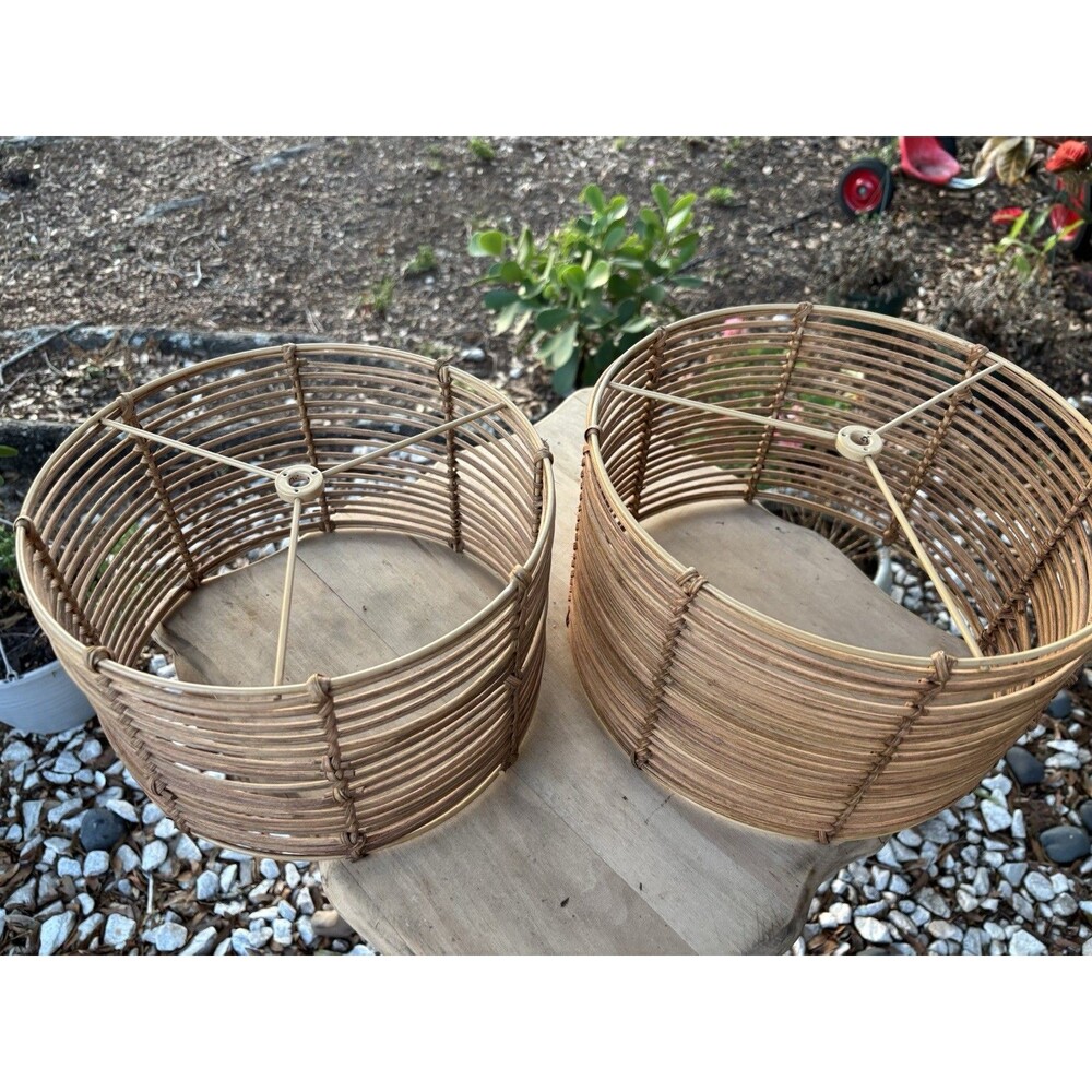 2 Vintage Unique bamboo rattan lamp shades - Picture 1 of 11